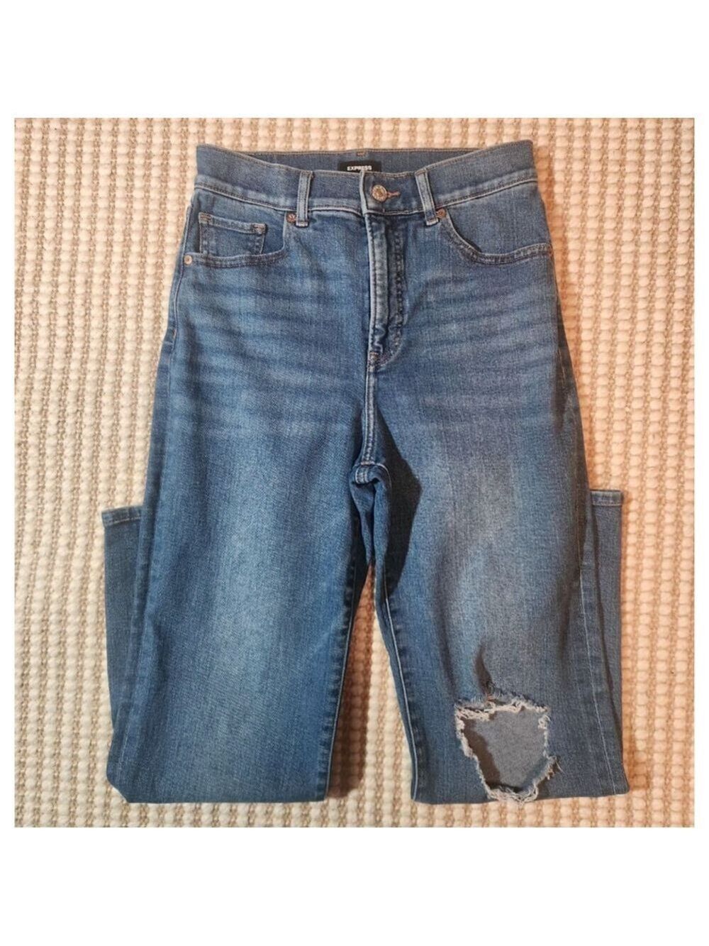 Women's Express Blue Distressed Straight Leg Jeans Size 28